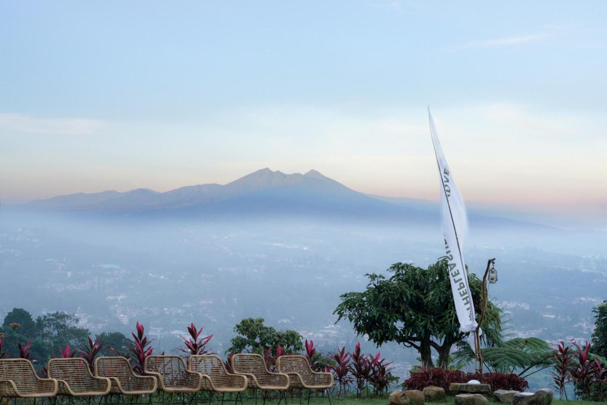 Damar Langit Resort Cisarua Exterior foto